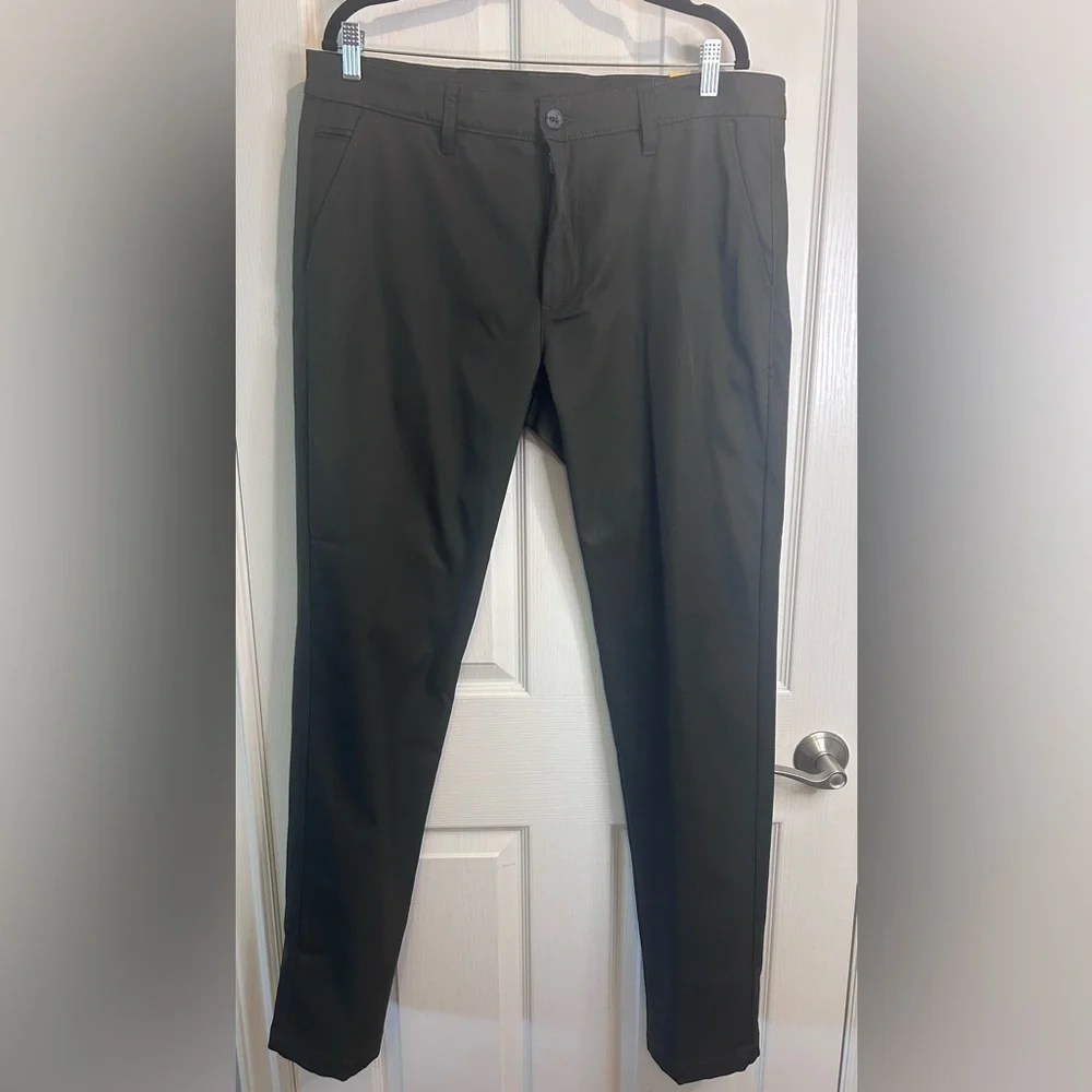 “Vintage 1946” Men's Dark Green/Khaki Modern Fit Performance Chinos w/ Pockets